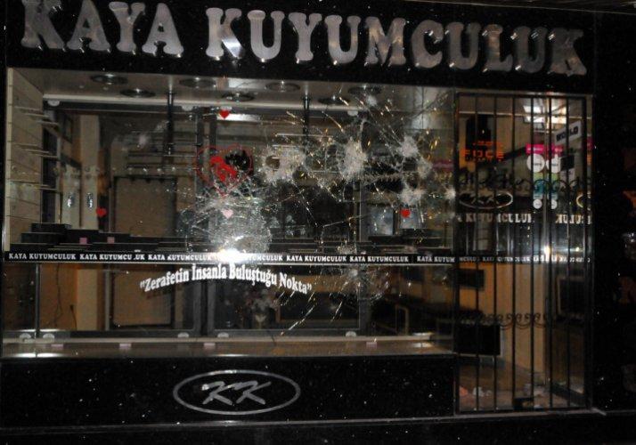 Dörtyolda bayraksız işyerlerine saldırdılar - Resim 17