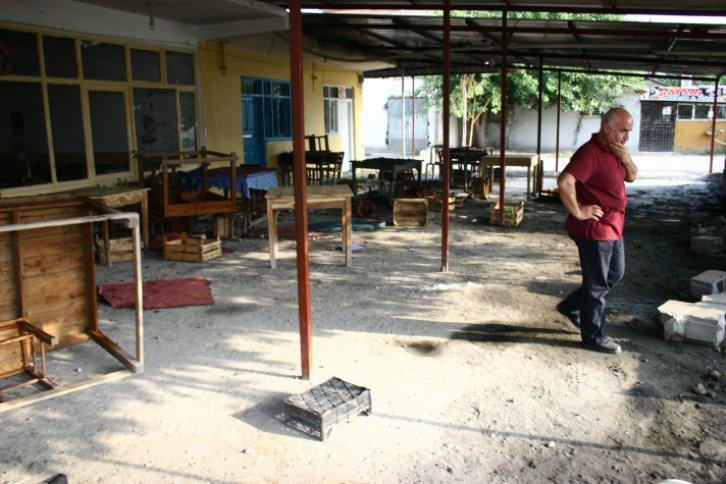 Dörtyolda bayraksız işyerlerine saldırdılar - Resim 23