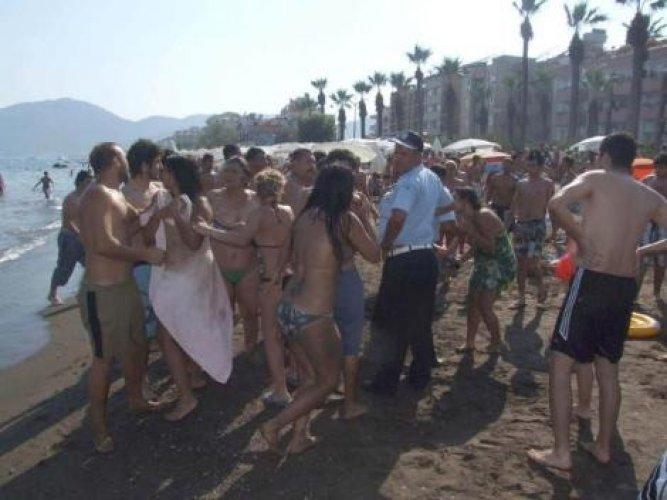 Marmaris'te halk plajında kadınlar kavga etti - Resim 8
