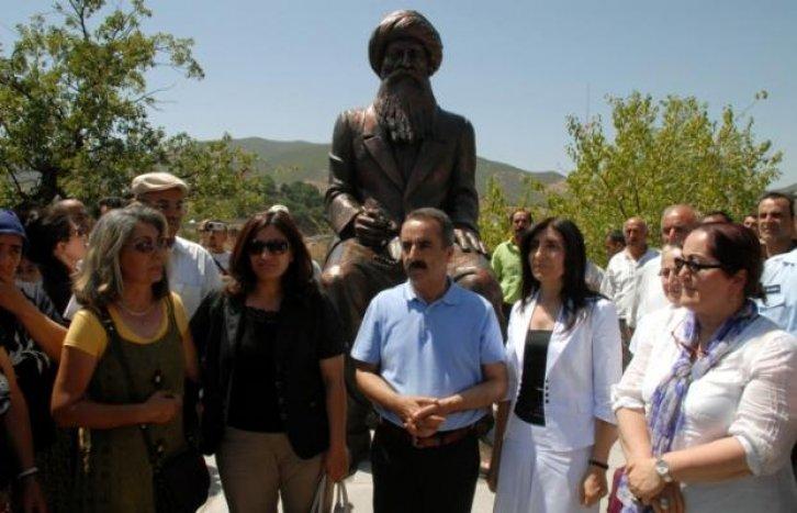 Tunceli’ye Seyit Rıza heykeli dikildi