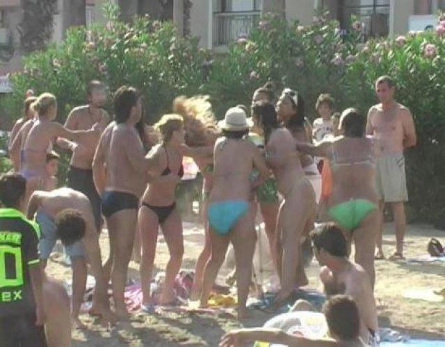 Marmaris'te halk plajında kadınlar kavga etti - Resim 10