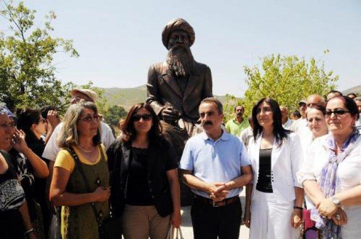 Tunceli’ye Seyit Rıza heykeli dikildi