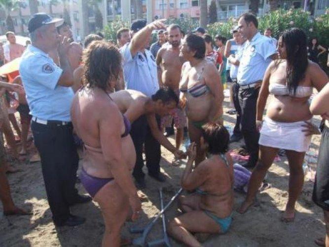 Marmaris'te halk plajında kadınlar kavga etti - Resim 2
