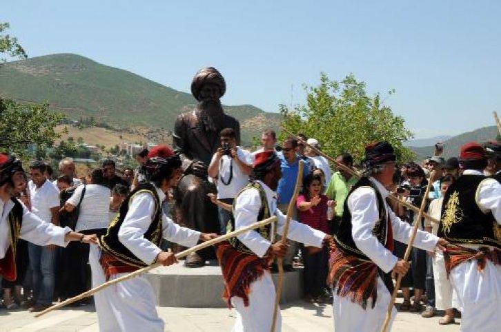 Tunceli’ye Seyit Rıza heykeli dikildi