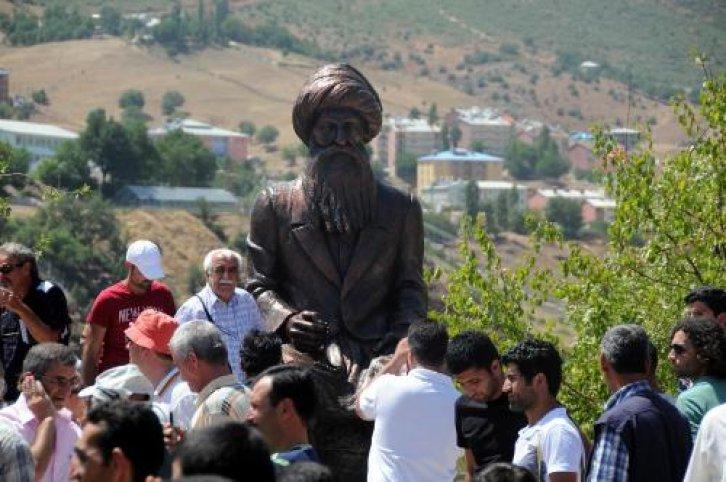 Tunceli’ye Seyit Rıza heykeli dikildi