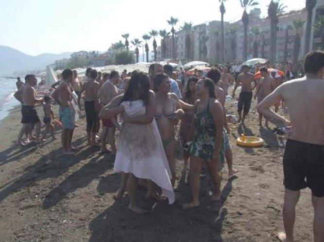 Marmaris'te halk plajında kadınlar kavga etti - Resim 5