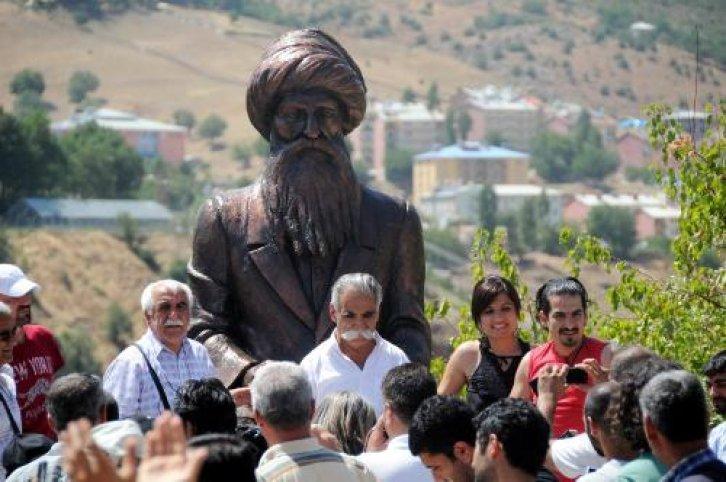 Tunceli’ye Seyit Rıza heykeli dikildi