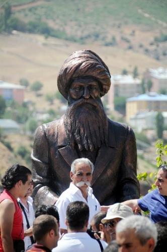 Tunceli’ye Seyit Rıza heykeli dikildi