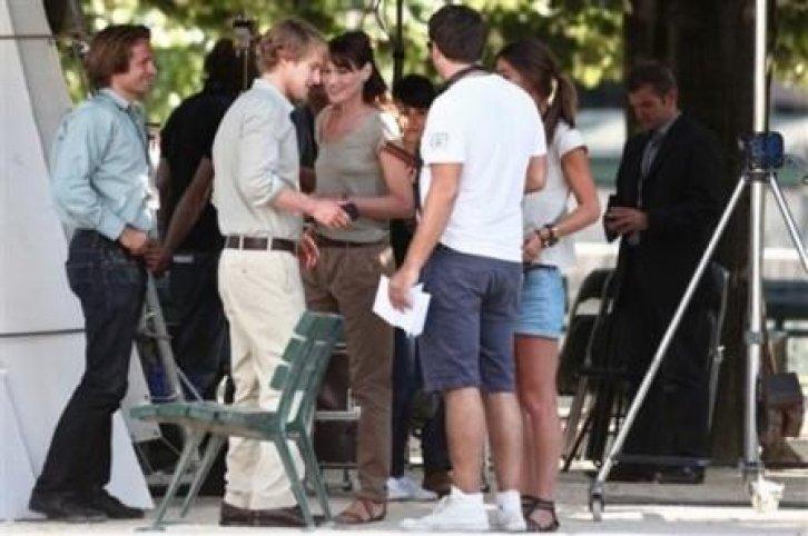 Kıskanç Sarkozy film setini bastı - Resim 5