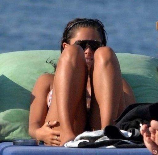 Kilolu Merve Sevi bikinili