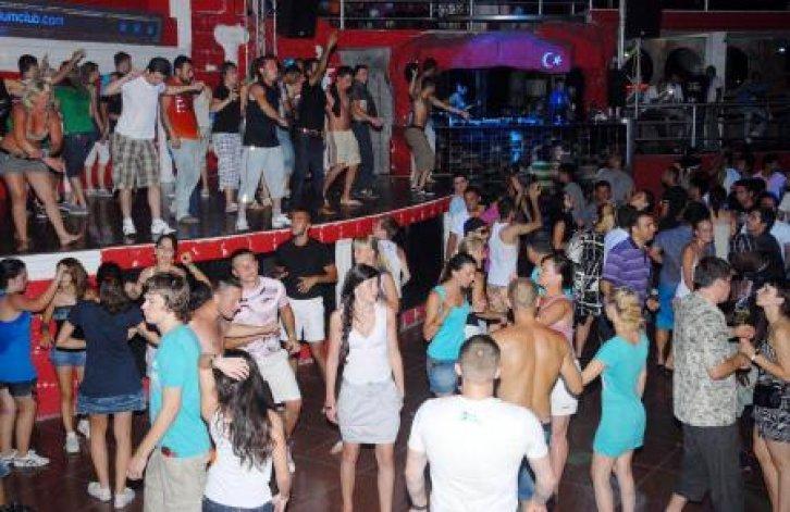 DJ Nikita yürek hoplattı