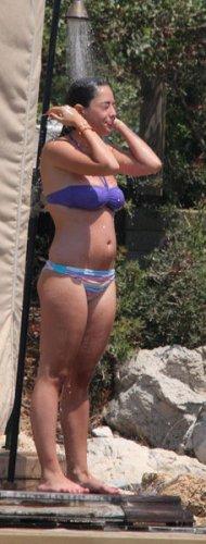 Kilolu Merve Sevi bikinili