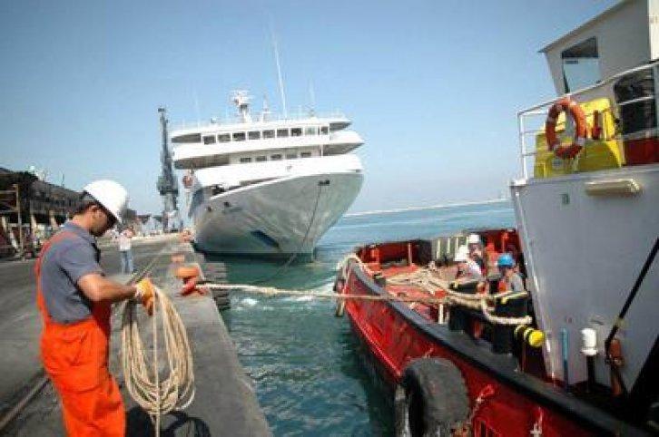 Türk ekipler Mavi Marmara'yı inceledi  - Resim 6