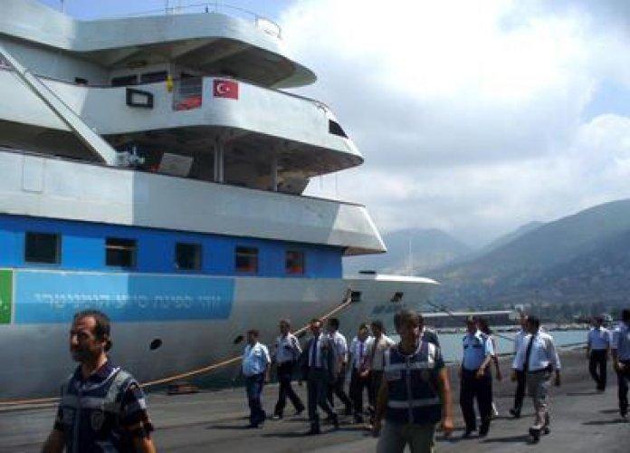 Türk ekipler Mavi Marmara'yı inceledi  - Resim 11
