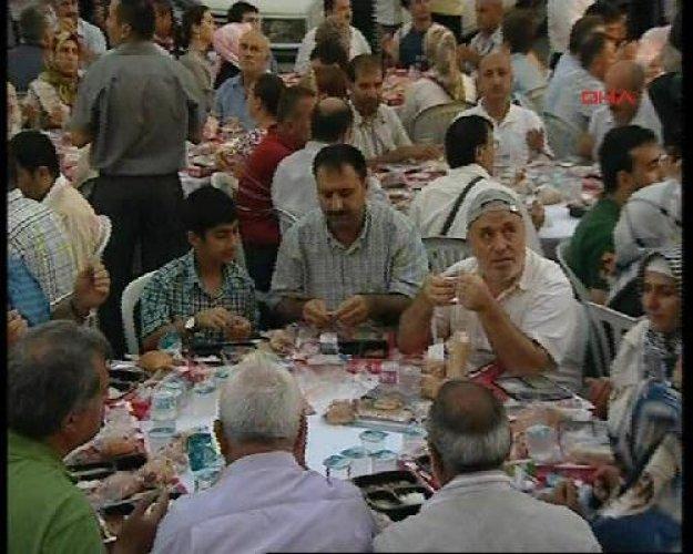 Dev İftar sofrası tam 20 bin kişilik - Resim 1