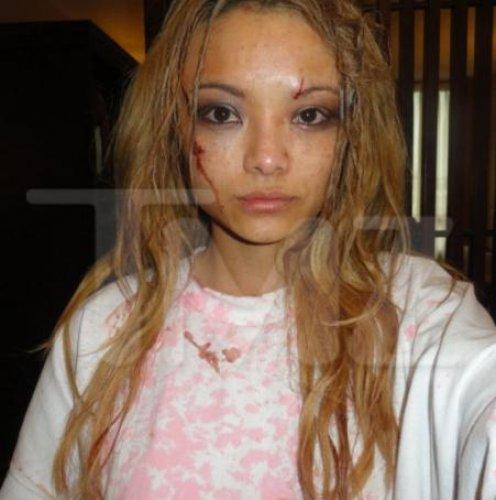 Şarkıcı Tila Tequila sahnede saldırı  - Resim 3