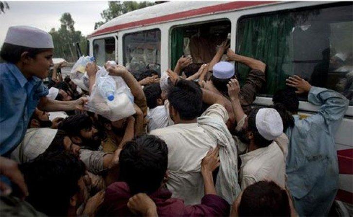 Pakistan yardıma muhtaç yardımlar çok az - Resim 3