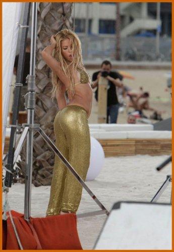 Shakira'nın set kazası - Resim 10