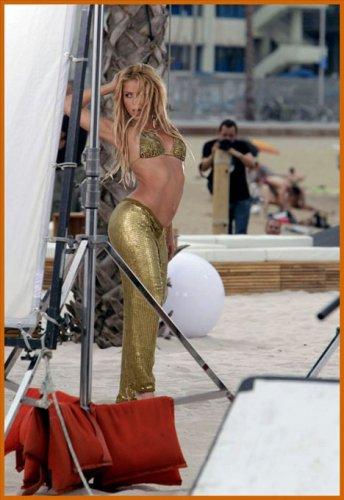 Shakira'nın set kazası - Resim 8