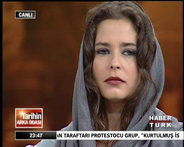 Pelin Batu başını kapattı - Resim 5