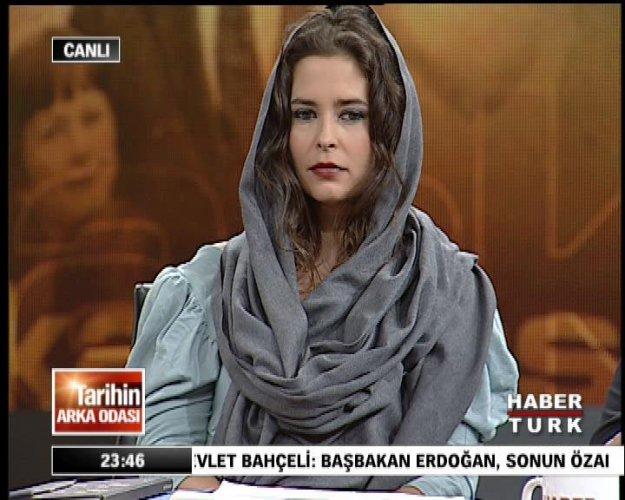 Pelin Batu başını kapattı - Resim 4