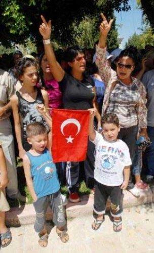 Şehit cenazesinde çelenk gerginliği - Resim 35