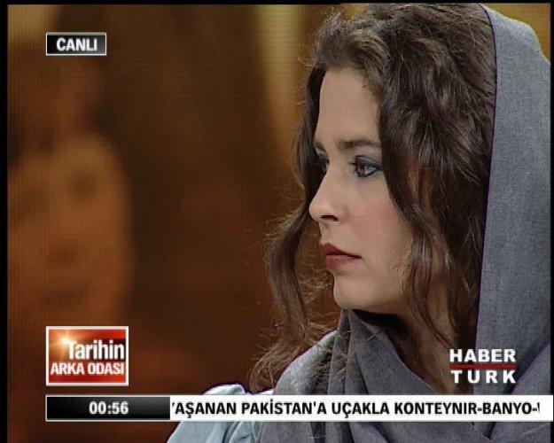 Pelin Batu başını kapattı - Resim 9