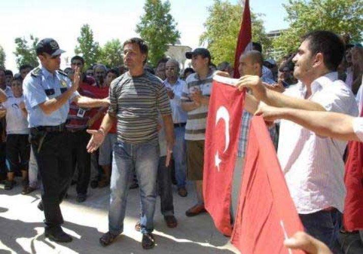 Şehit cenazesinde çelenk gerginliği - Resim 7