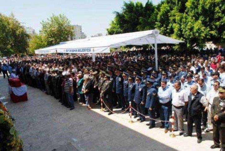 Şehit cenazesinde çelenk gerginliği - Resim 25