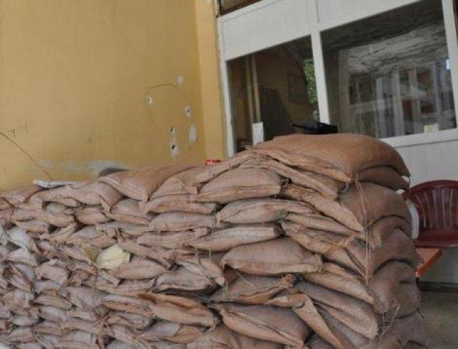 AKP binasına kum torbalı siper - Resim 7