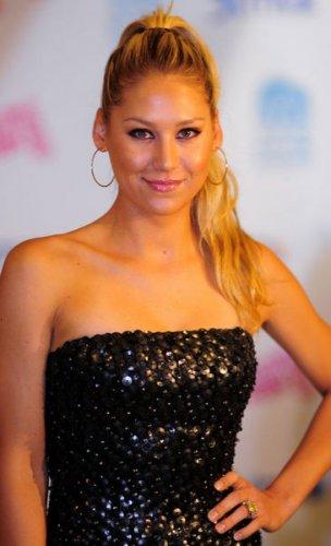 Anna'dan frikik üstüne frikik 