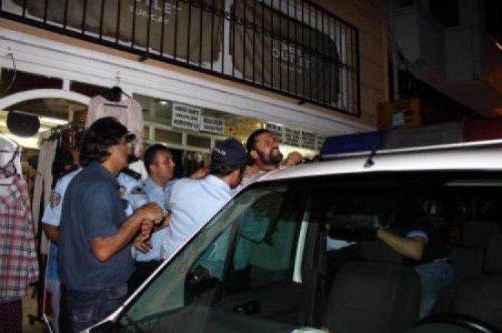 Egemen Bağış'a iftarda protesto - Resim 5