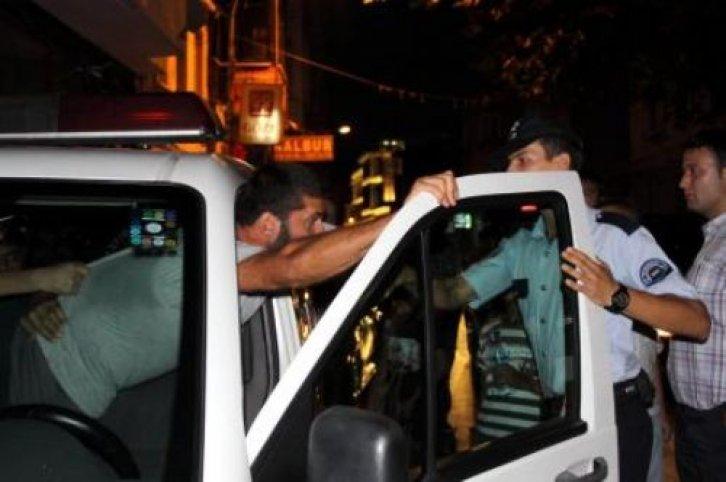 Egemen Bağış'a iftarda protesto - Resim 7