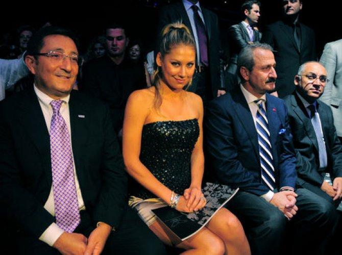 Anna'dan frikik üstüne frikik 