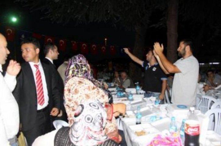 Egemen Bağış'a iftarda protesto - Resim 13