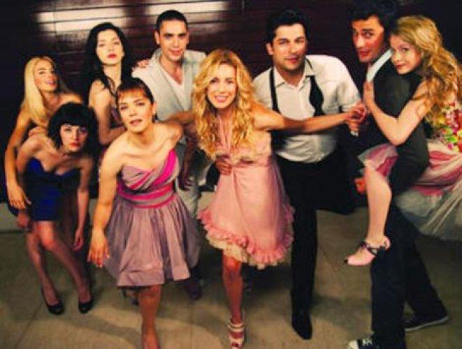 Reyting rekortmeni dizi Küçük Sırlar