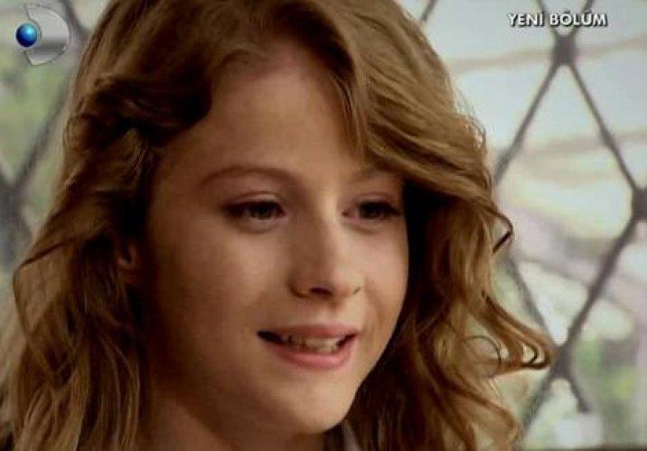 Reyting rekortmeni dizi Küçük Sırlar