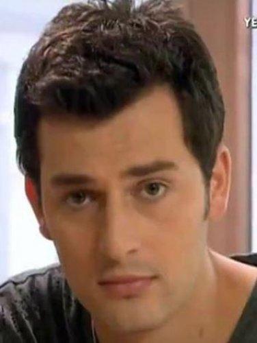 Reyting rekortmeni dizi Küçük Sırlar