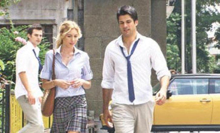 Reyting rekortmeni dizi Küçük Sırlar