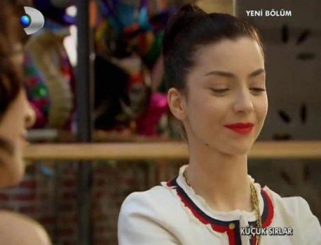 Reyting rekortmeni dizi Küçük Sırlar