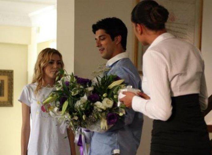 Reyting rekortmeni dizi Küçük Sırlar