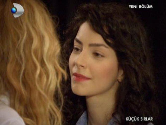 Reyting rekortmeni dizi Küçük Sırlar