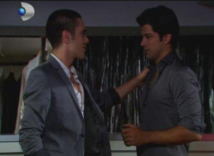 Reyting rekortmeni dizi Küçük Sırlar