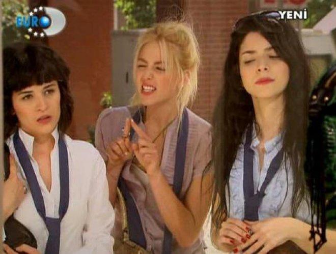 Reyting rekortmeni dizi Küçük Sırlar