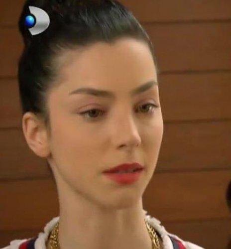 Reyting rekortmeni dizi Küçük Sırlar