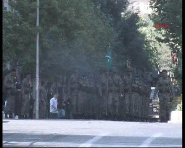 Diyarbakır'da protokol gerginliği - Resim 9