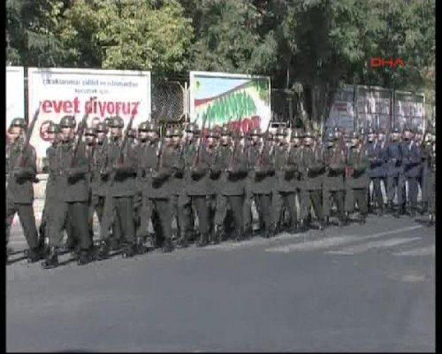 Diyarbakır'da protokol gerginliği - Resim 12