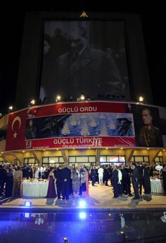 Işık Koşaner 'ın ilk resepsiyonu  - Resim 2