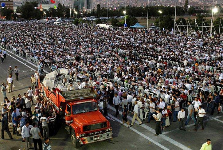 Başkentte 70 bin kişilik iftar rekoru   - Resim 12