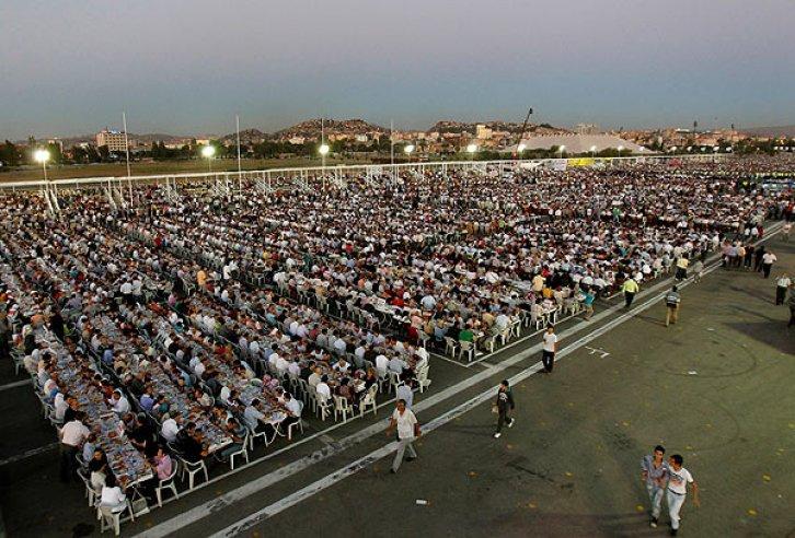 Başkentte 70 bin kişilik iftar rekoru   - Resim 13